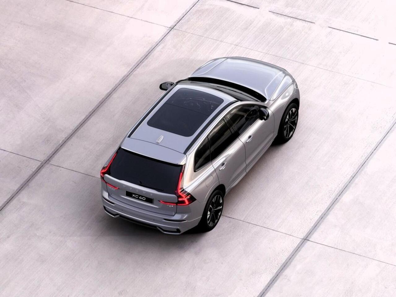 Volvo XC60 2.0 T6 Plug-in hybrid AWD Plus Dark Automaat / Panoramadak / Head-up display / 360* camera / 20" velgen / MY2026