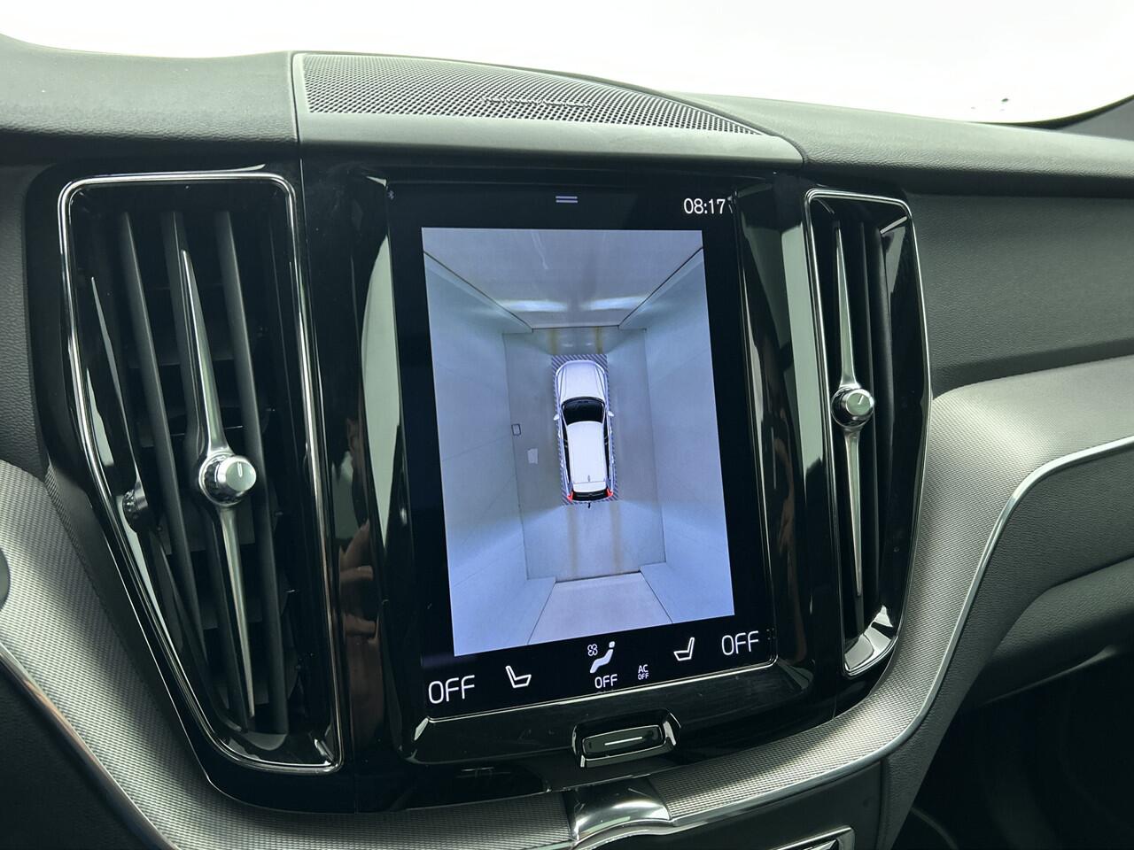 Volvo XC60 2.0 B5 AWD R-Design | Panormadak | Leder | Memory Seats | Harman Kardon | Trekhaak | Stoelverwarming