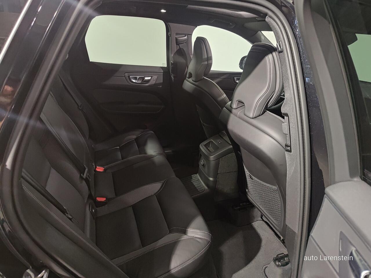 Volvo XC60 2.0 T6 350pk Plug-in hybrid AWD Ultra Black Edition Panoramadak / Head-Up / 360 / ACC / Navi / High Audio / Carplay / Winter Pack