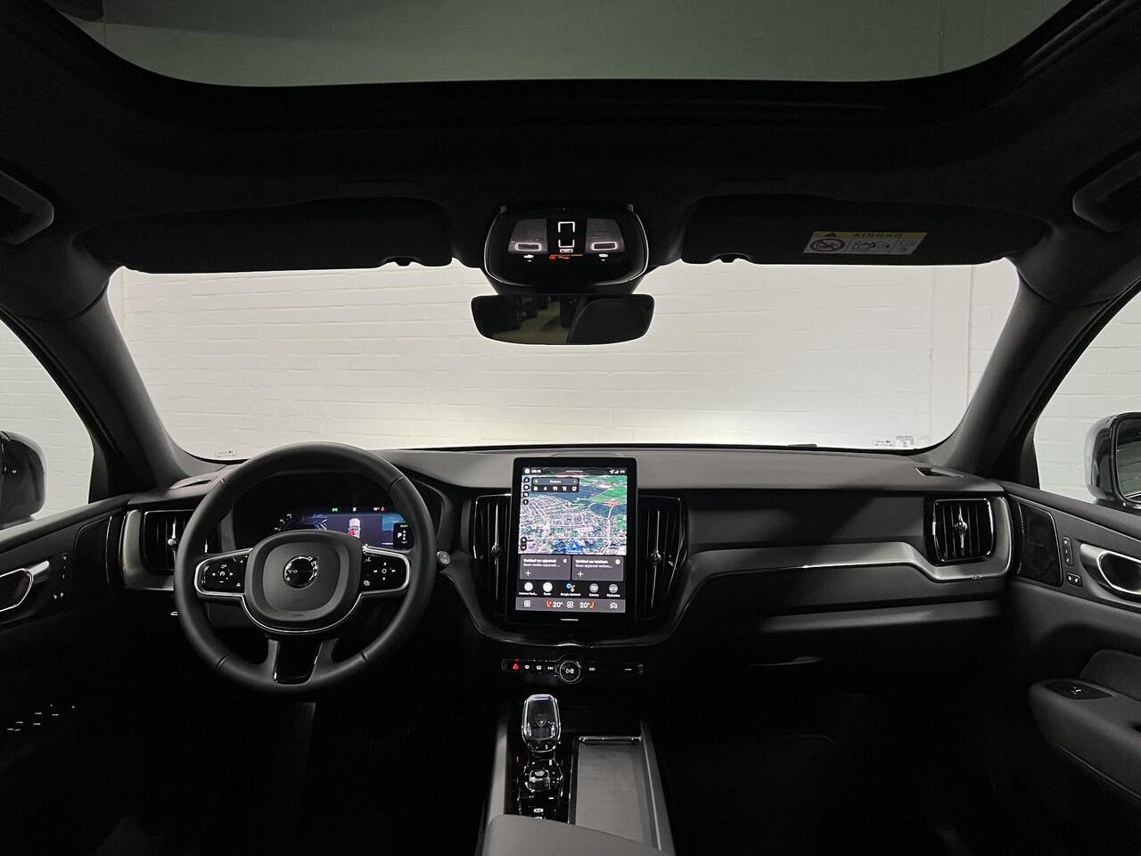 Volvo XC60 T8 Plug-in AWD Black Edition Open dak | Adapt. cruise control | Harman Kardon | 360° Camera | Head-up | Pilot assist | *455PK*