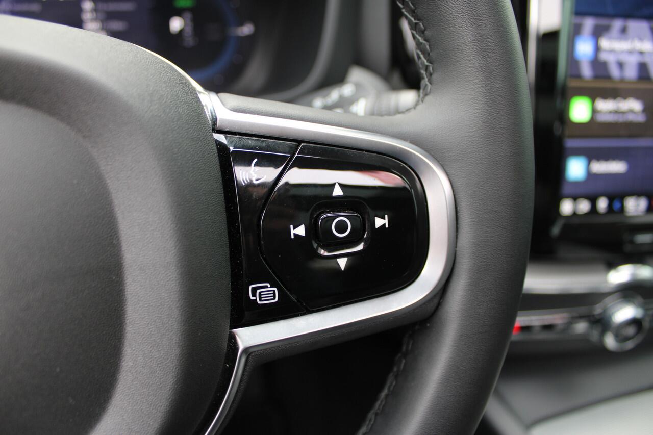 Volvo XC60 2.0 T6 Plug-in hybrid AWD Plus Bright | Luchtvering | Trekhaak | H&K | 360 Camera | Full