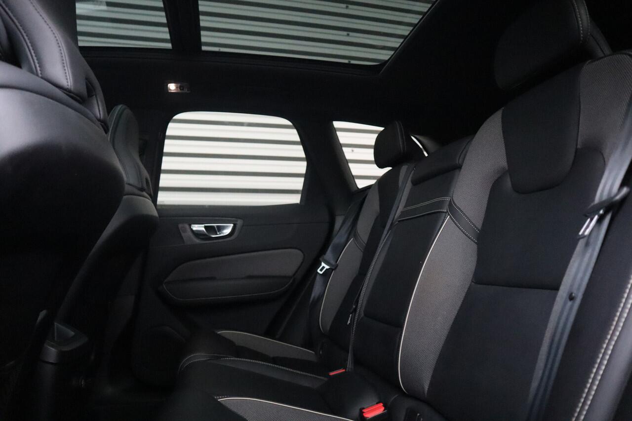 Volvo XC60 2.0 T8 Twin Engine AWD R-Design Luchtvering / Harman Kardon / Panorama dak /