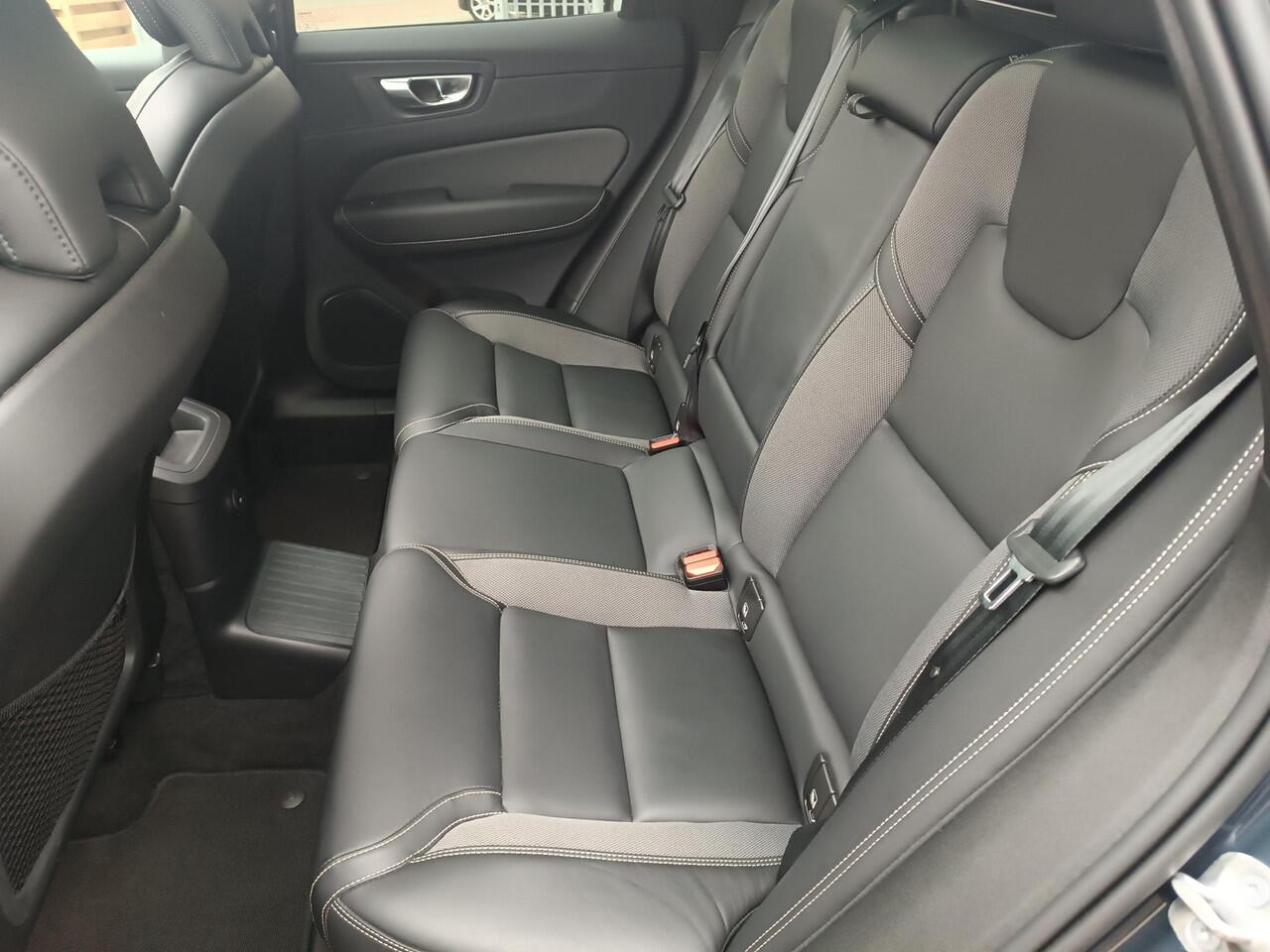 Volvo XC60 2.0 T6 Plug-in hybrid Dark, trekhaak, schuifdak