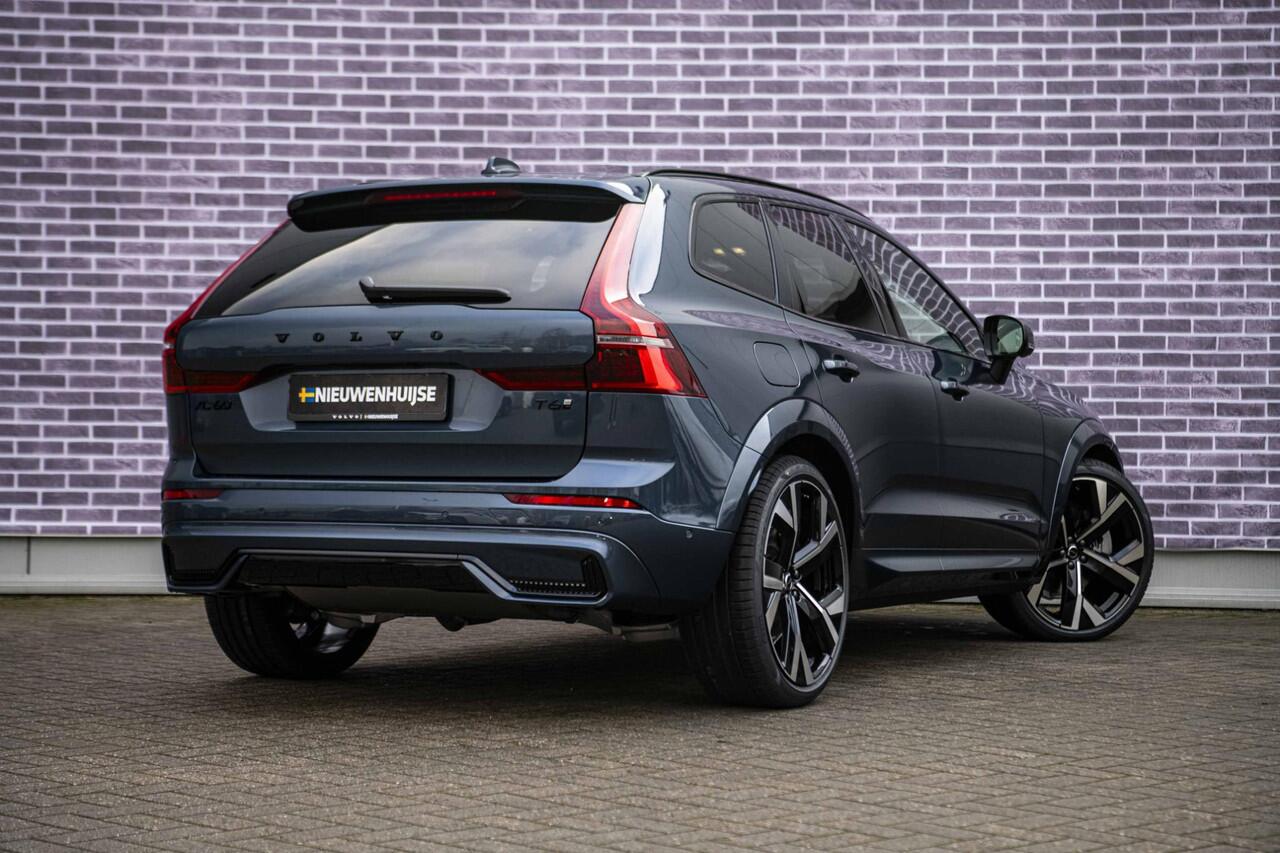 Volvo XC60 2.0 T6 Plug-in hybrid AWD Plus Black Edition | Panoramadak | Head-Up Display | Visual Park Assist | 22" | Luchtvering | Getint Glas | Adaptive Cruise |