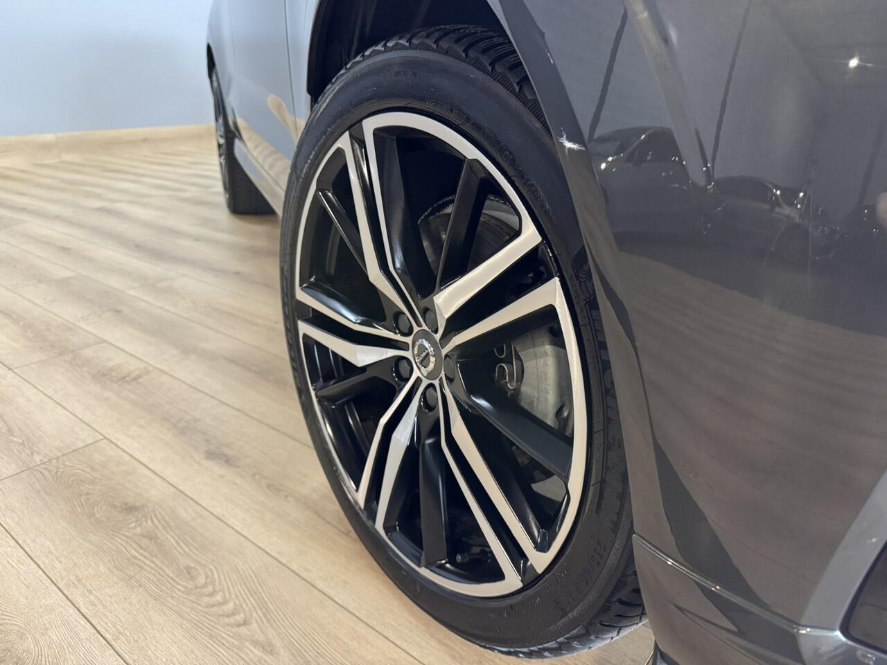 Volvo XC60 2.0 T8 Twin Engine AWD R-Design Airco ECC | Panorama | Virtual | Memory | Head Up | 360 Camera | Apple Carplay | Isofix | NAP