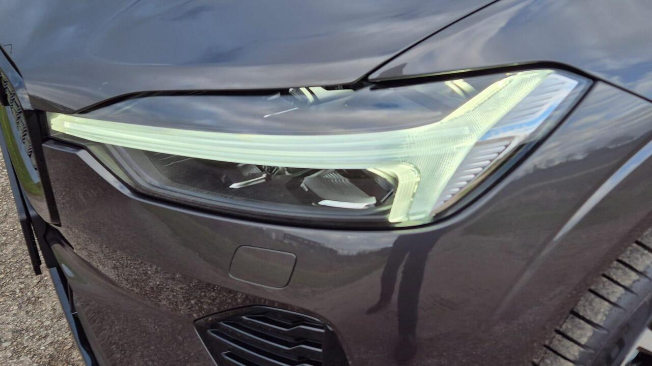 Volvo XC60 2.0 T8 Phev AWD Ultra Dark 360 Camera - Leder pakket - Privacy Glas - 21 Inch Licht metaal