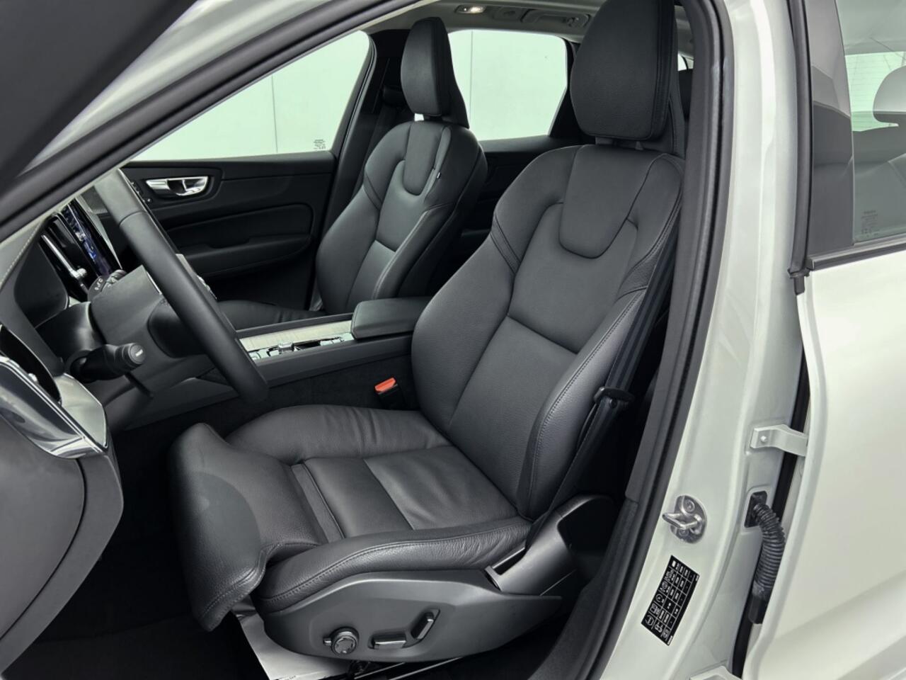 Volvo XC60 2.0 T6 AWD Ultra Dark | trekhaak