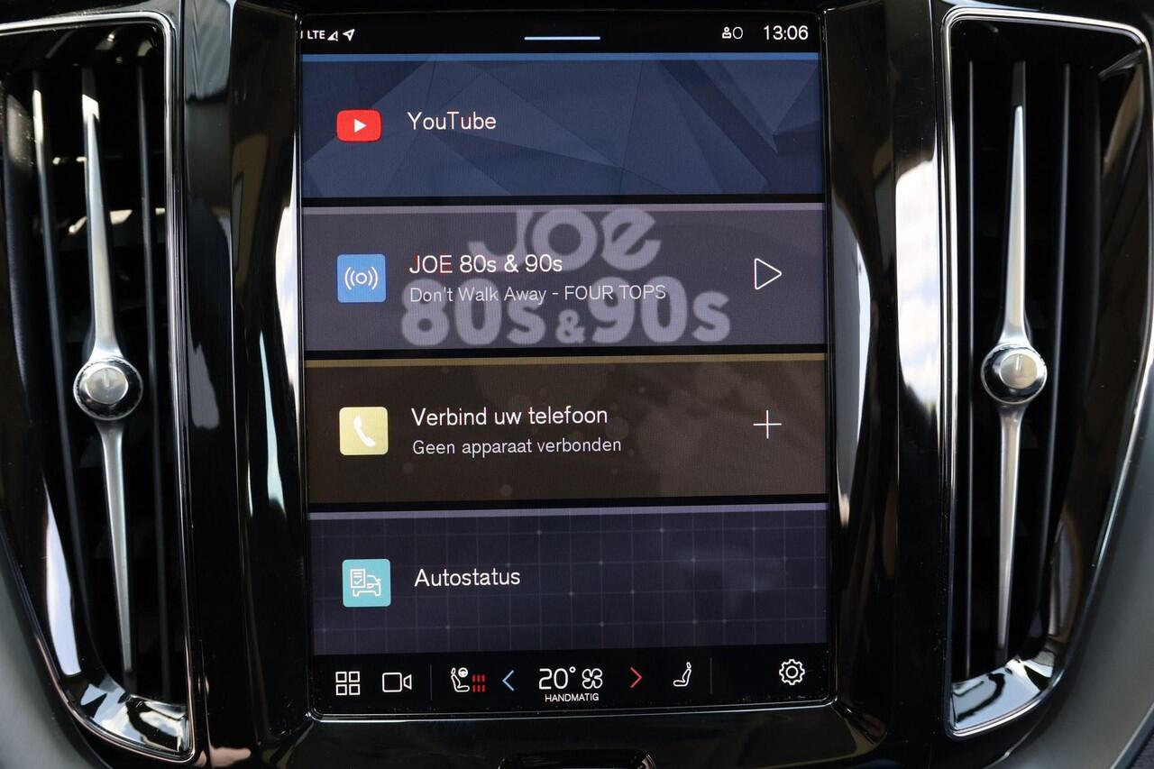 Volvo XC60 T6 Recharge AWD Core Bright - Panorama/schuifdak - IntelliSafe Assist & Surround - Adaptieve LED koplampen - Parkeercamera achter - Verwarmde voorstoelen, stuur & achterbank - Parkeersensoren voor & achter - Draadloze tel. lader - Elektr. inklapbare trek