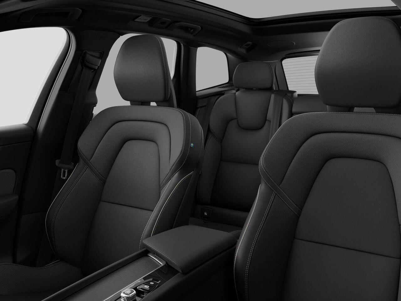 Volvo XC60 2.0 T6 Plug-in hybrid AWD Plus Black Edition Automaat / Panoramadak / Privacy Glass / MY2026 / 21" velgen / MY2026