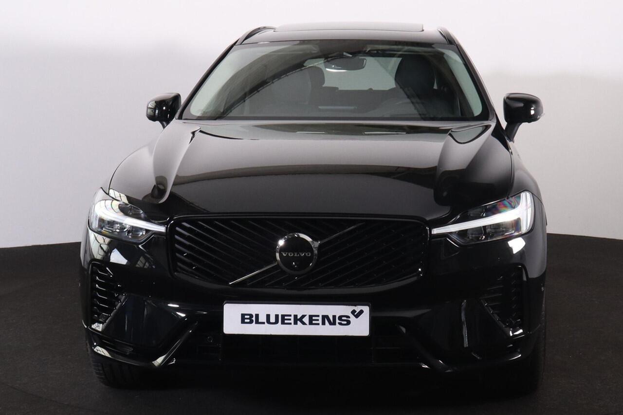 Volvo XC60 T8 Recharge AWD Ultra Dark - Panorama/schuifdak - IntelliSafe Assist & Surround - Massage&Ventilatie stoelen - 360º Camera - Harman/Kardon audio - Nappa leder - Adaptieve LED koplampen - Verwarmde voorstoelen, stuur & achterbank - Parkeersensoren voor & a