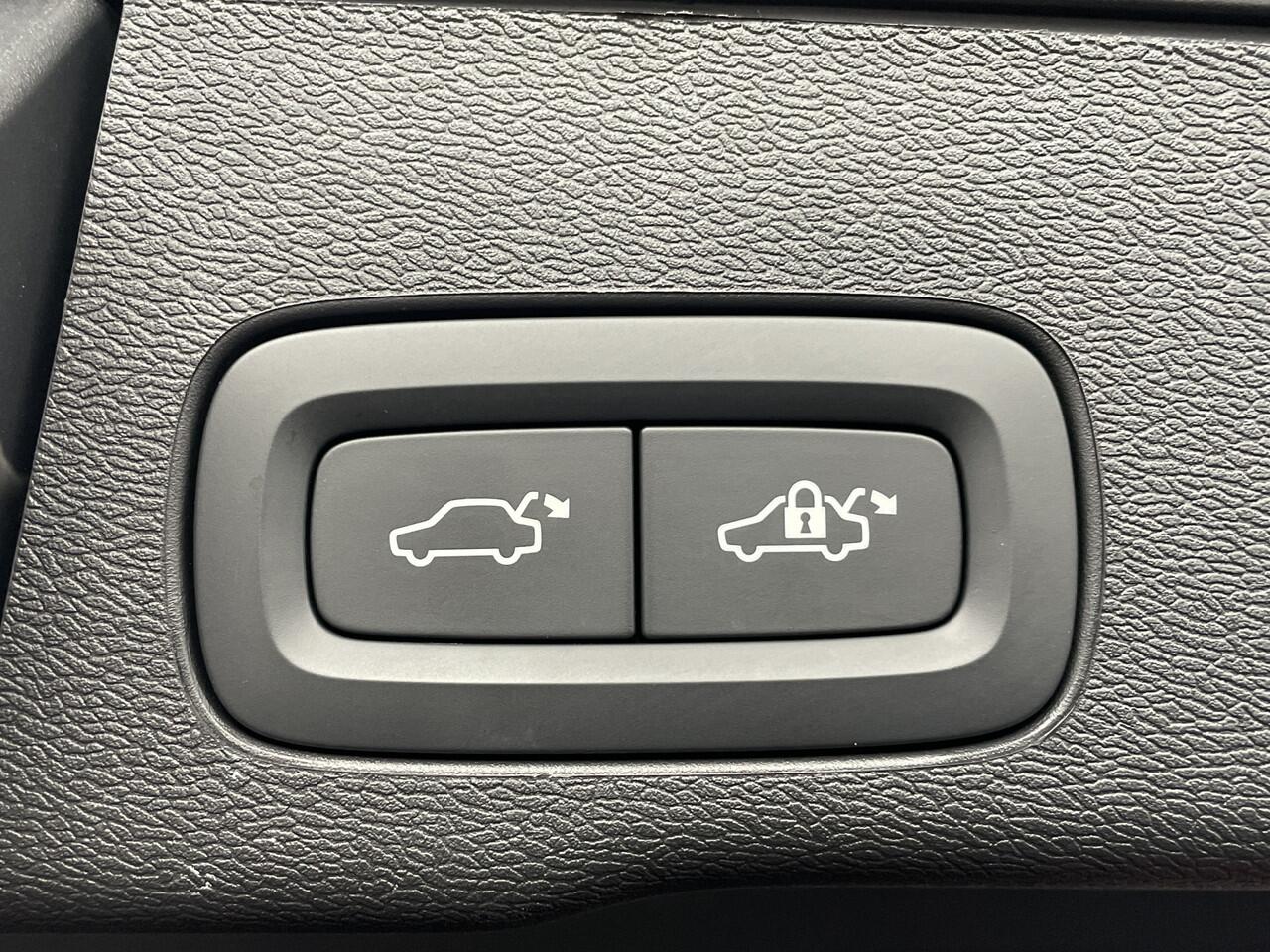 Volvo XC60 2.0 T8 Plug-in hybrid AWD Plus Dark | 455pk