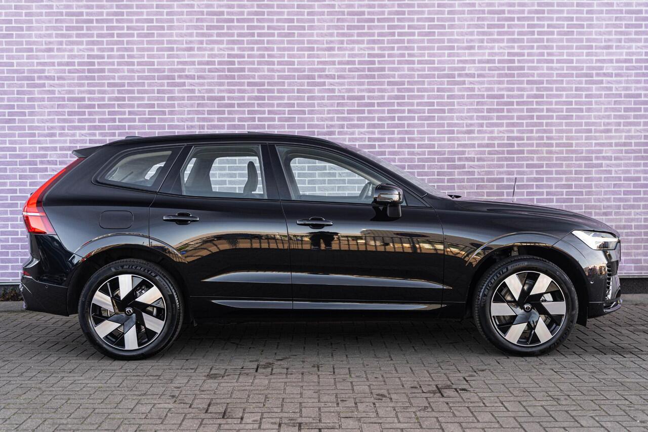 Volvo XC60 2.0 T6 Plug-in hybrid AWD Ultra Dark | Trekhaak | Harman Kardon Audio | Schuif- / Kanteldak | Stoel- / Stuurverwarming Voor + Achter | 360 Camera | Adaptive Cruise | Long Range | Google | Carplay | Dodehoekdetectie