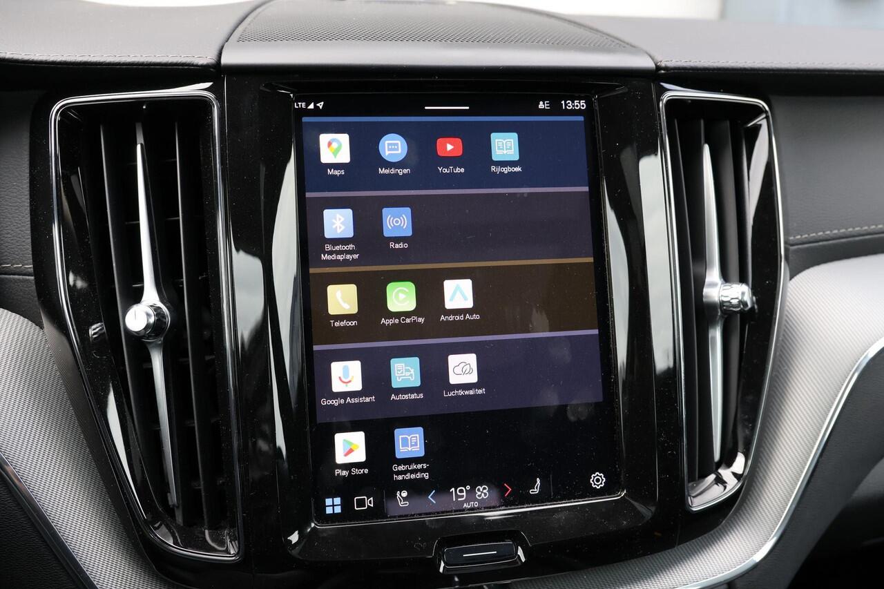 Volvo XC60 T6 Recharge AWD Ultimate Dark - Luchtvering - Panorama/schuifdak - IntelliSafe Assist & Surround - 360º Camera - Bowers & Wilkins audio - Verwarmde voorstoelen, stuur & achterbank - Parkeersensoren voor & achter - Elektr. bedienb. voorstoelen met geheugen