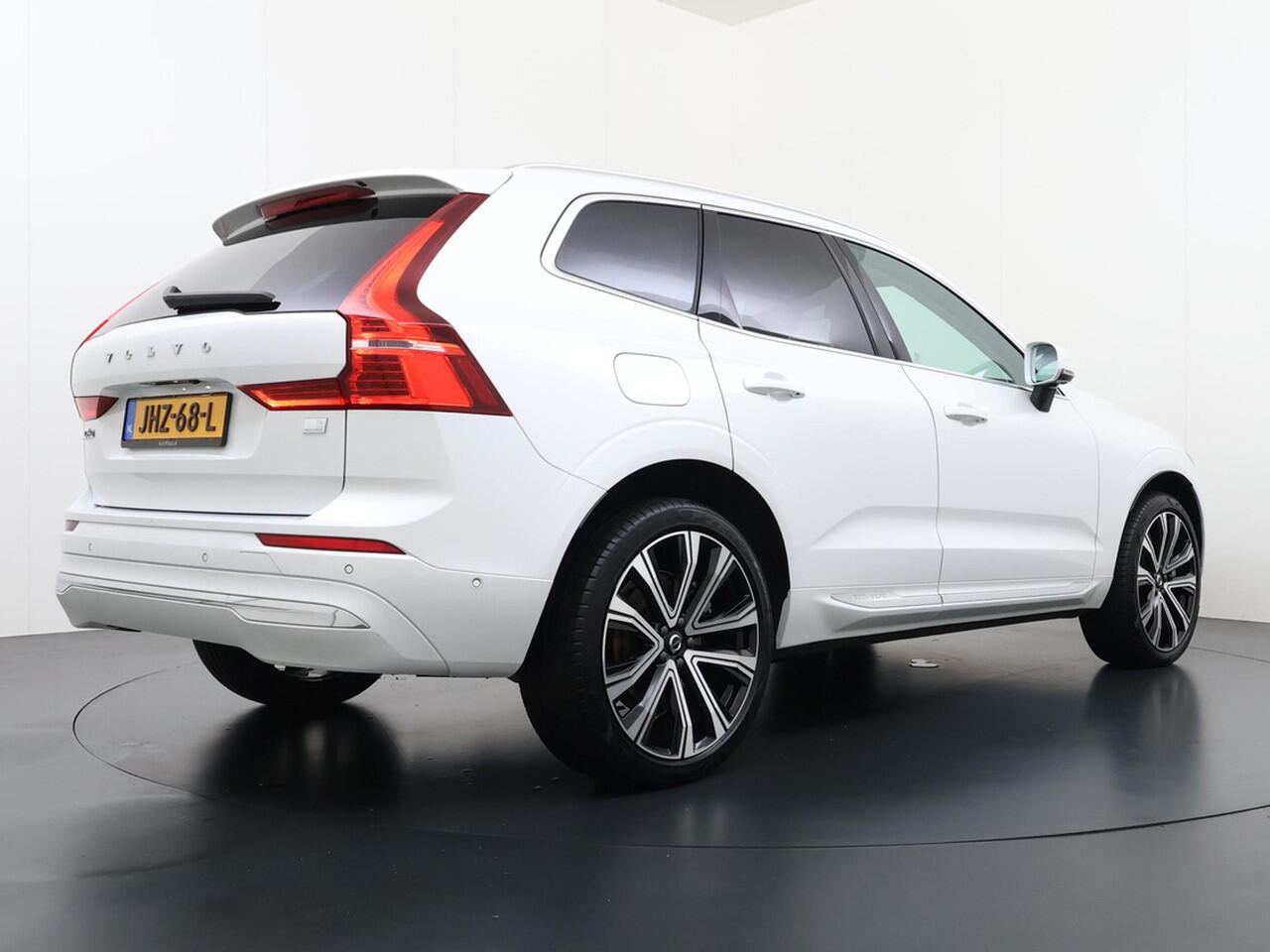 Volvo XC60 2.0 T6 Plug-in hybrid AWD Ultimate Bright 21inch/360Camera/Panodak/Leder/Headup etc