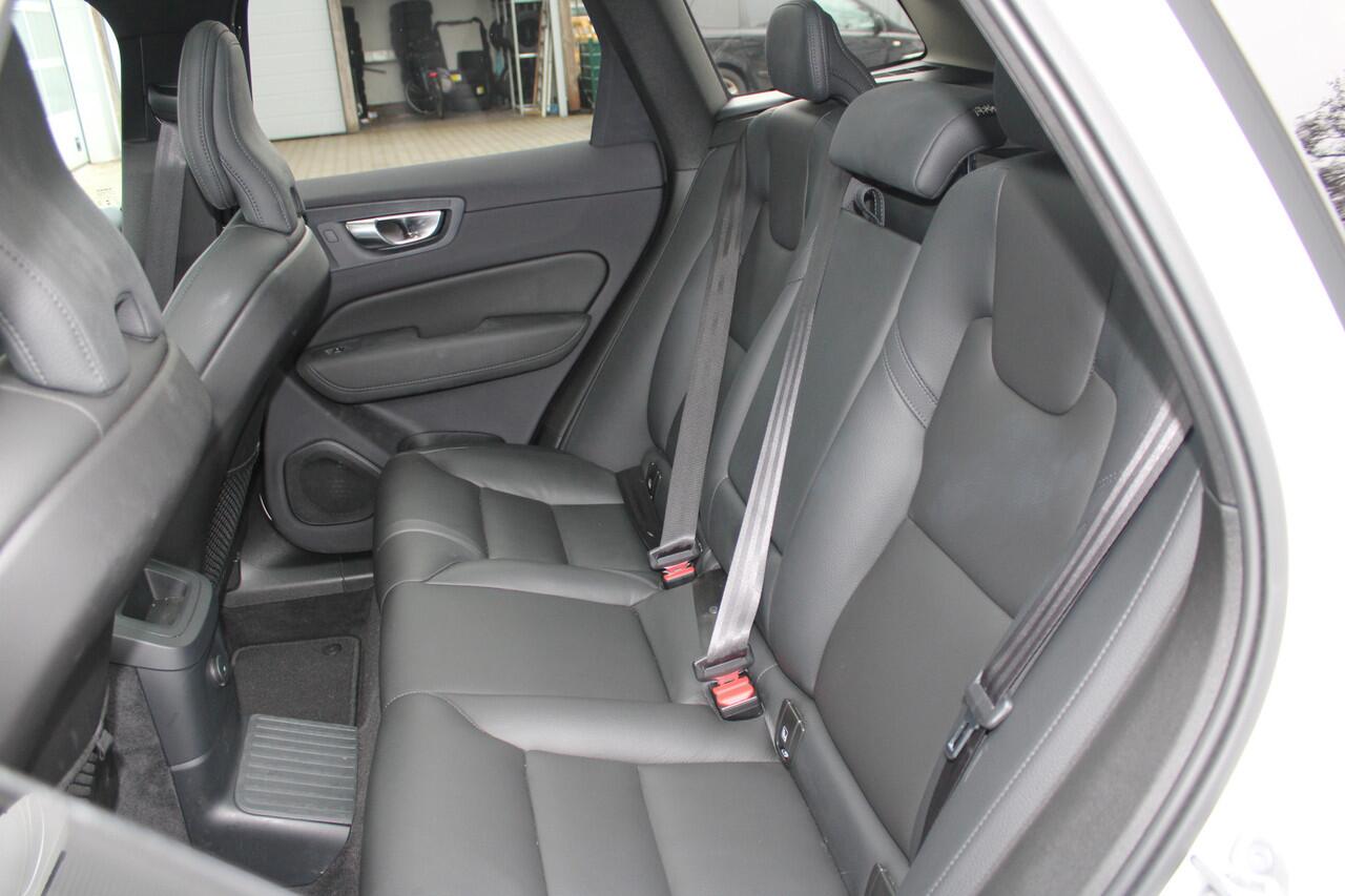 Volvo XC60 T6 Plug-in hybrid AWD Ultra Dark | Head up display | 21" Velgen | Harman Kardon