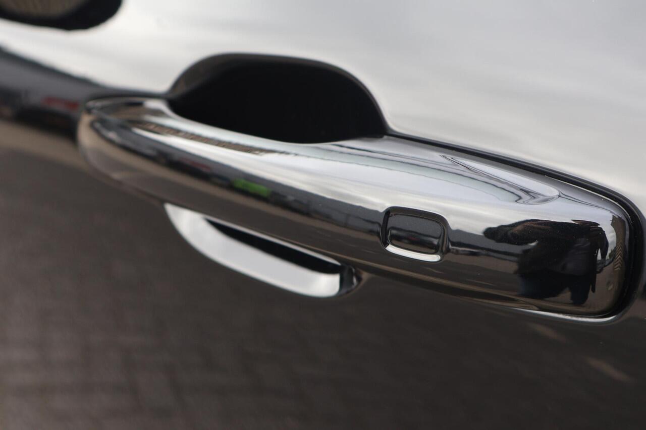 Volvo XC60 T8 Plug-in hybrid AWD Plus Black Edition | Premium Pack | Lighting Pack