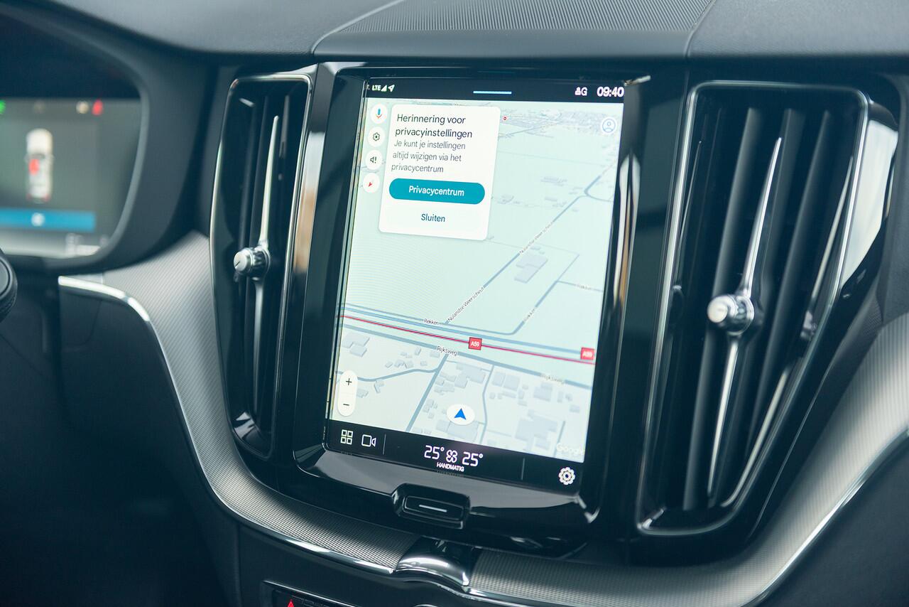 Volvo XC60 T6 Aut. LongRange Plus Dark CruiseControl Parkeercamera 350pk