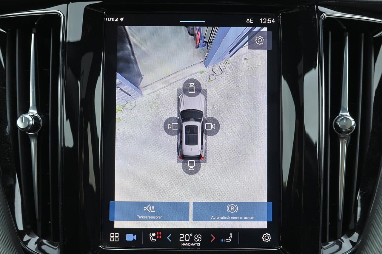 Volvo XC60 T6 Recharge AWD Ultra Black Edition - Luchtvering - Nappaleder - Stoelventilatie - Massagefunctie - IntelliSafe Assist & Surround - 360º Camera - Bowers & Wilkins audio - Adaptieve LED koplampen - Nappa leder - Verwarmde voorstoelen, stuur & achterbank - 