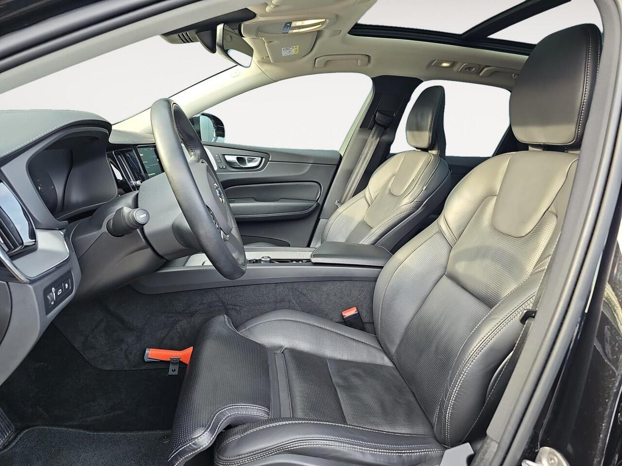 Volvo XC60 2.0 T6 Plug-in hybrid AWD Inscription Exclusive | Luchtvering | Bowers & Wilkins audio | Massagefunctie voorstoelen | Panoramadak |
