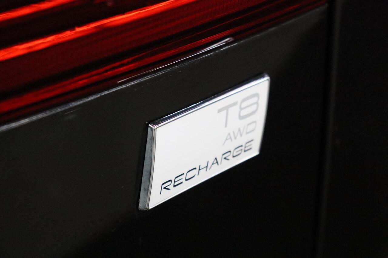 Volvo XC60 T8 Recharge AWD Ultimate Dark Volvo XC60 T8 Plug-in hybrid AWD Ultimate Dark - Panorama/schuifdak - IntelliSafe Assist & Surround - 360º Camera - Verwarmde voorstoelen, stuur & achterbank - Parkeersensoren voor & achter - Elektr. bedienb. voorstoelen met 