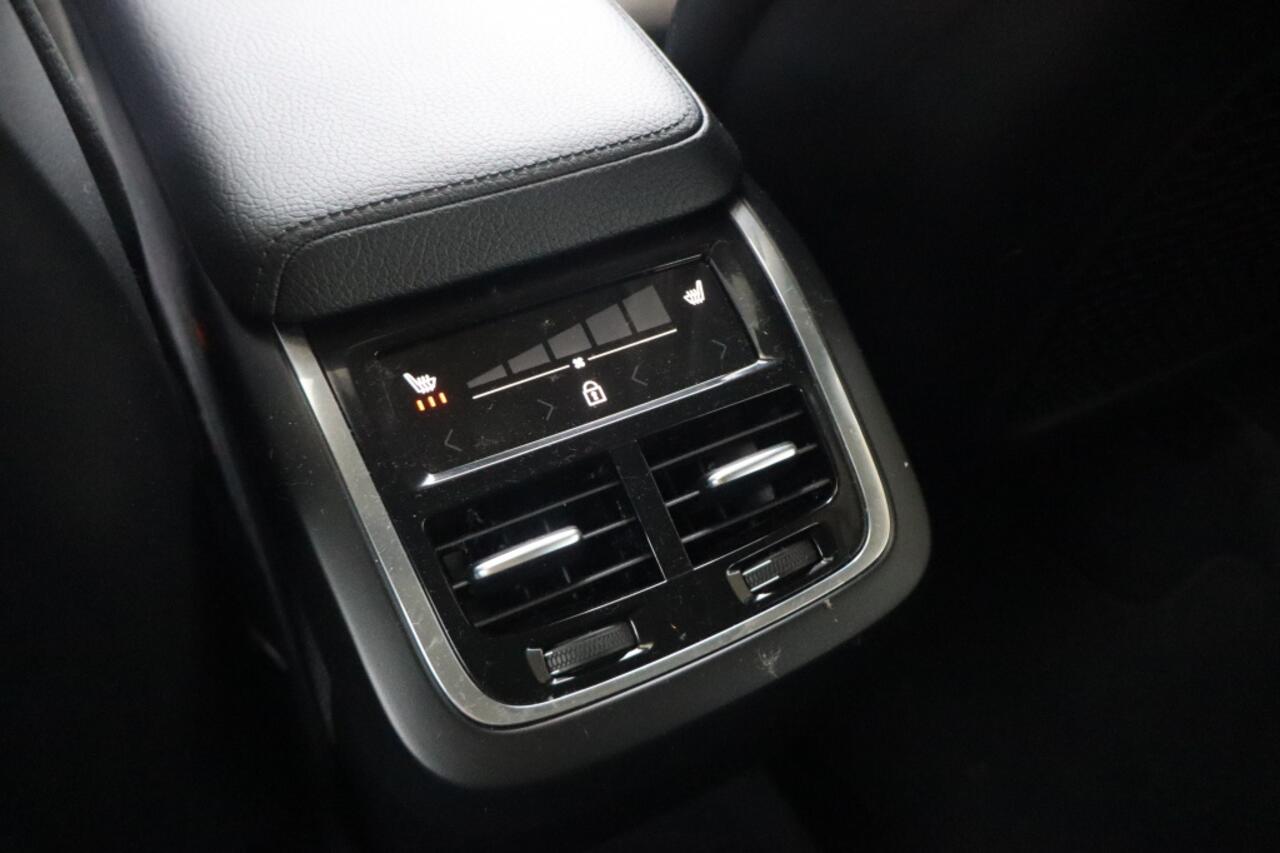 Volvo XC60 2.0 B5 | Geen import | Stoel en stuur verwarming | Harman Kardon
