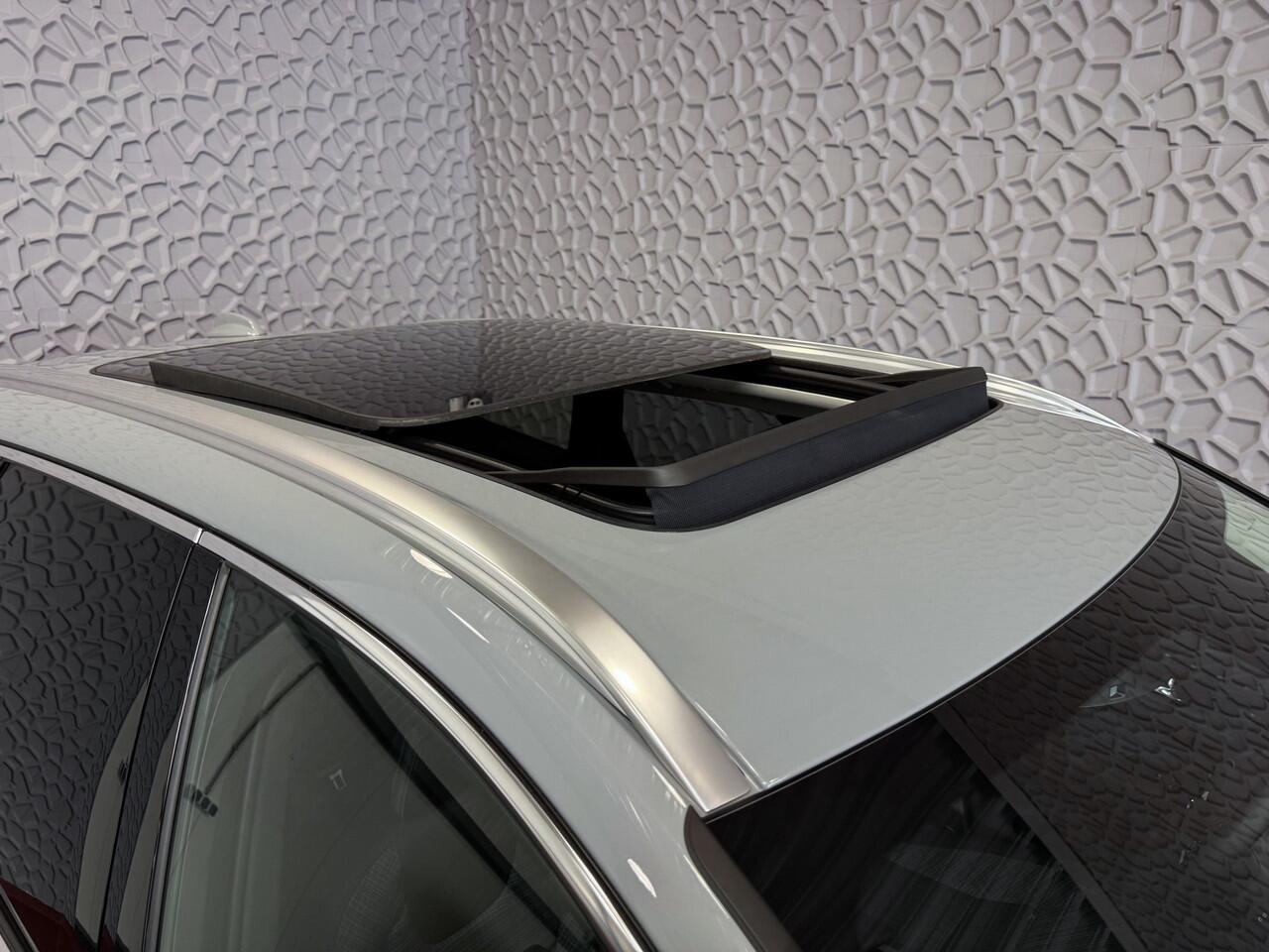 Volvo XC60 2.0 T6 350PK PHEV LEER AWD LONG RANGE PANO PERF.AUDIO ELEK.KLEP phev ? Top Auto's Wijchen , Altijd een Ruim aanbod van Volvo's i BUSINESS / CORE / BRIGHT / DARK / ULTRA DARK / PLUS DARK / BLACK EDITION / ESSENTIAL / T6 / T8 ?