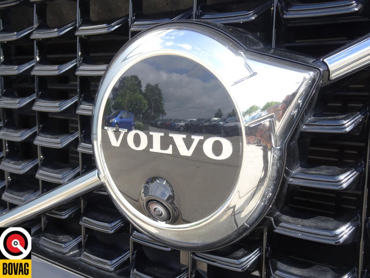 Volvo XC60 2.0 T6 Plug-in hybrid AWD Plus Dark