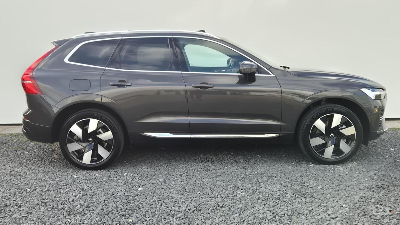 Volvo XC60 2.0 T6 PheV AWD Ultra Bright 20" Wielen - Panoramadak - Lighting - Head up - B&W Audio - 360 Cam - Alarm - Climate - Privacy Glass - RC20 Interieur - Massage stoelen - Donkere hemel