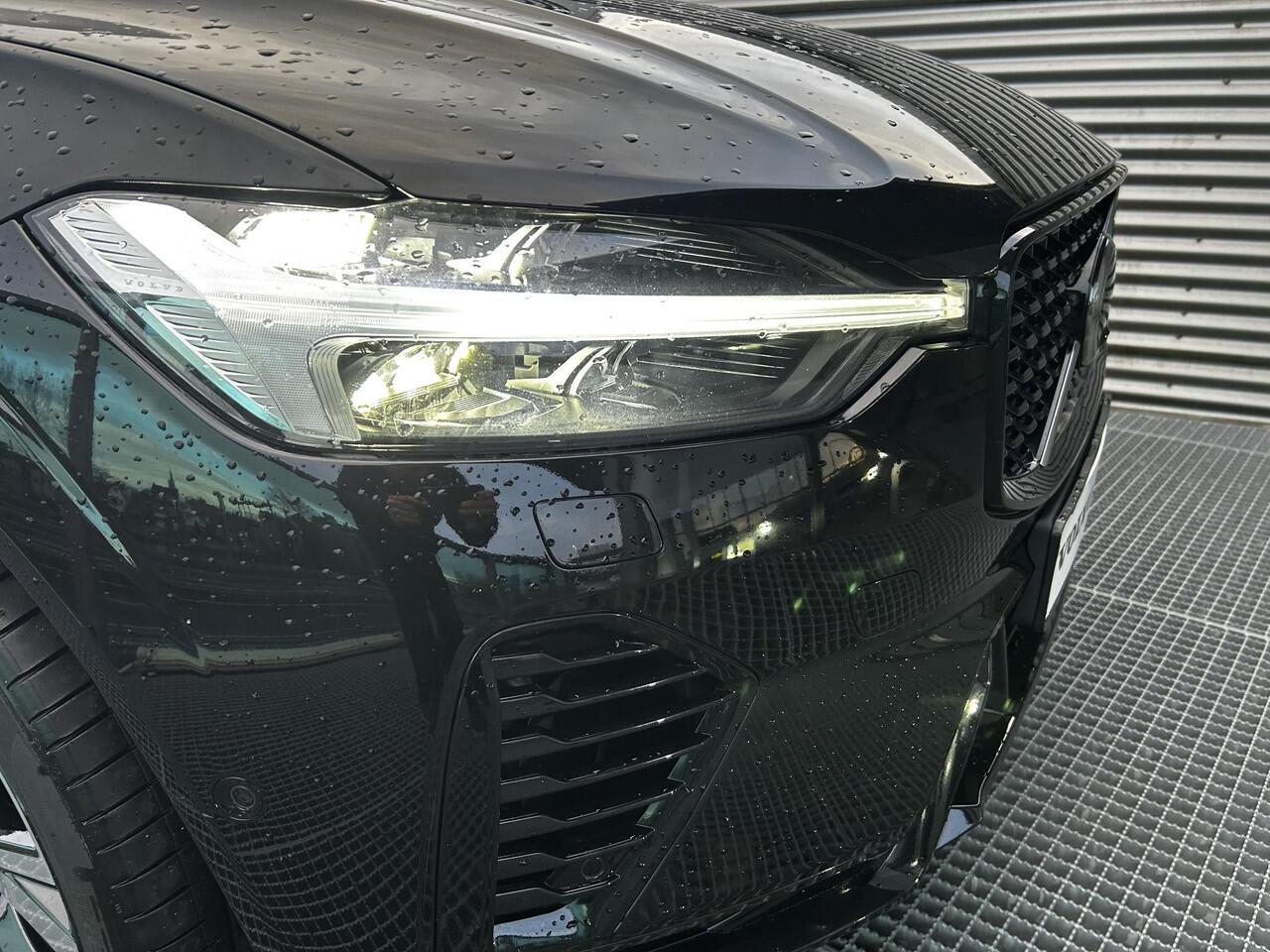 Volvo XC60 Plus T6 AWD Panoramadak, Electr. verstelbare stoelen, Verwarmde stoelen + stuurwiel, Harman-Kardon premium audio, 21 inch lichtmetalen velgen, Trekhaak semi electrisch