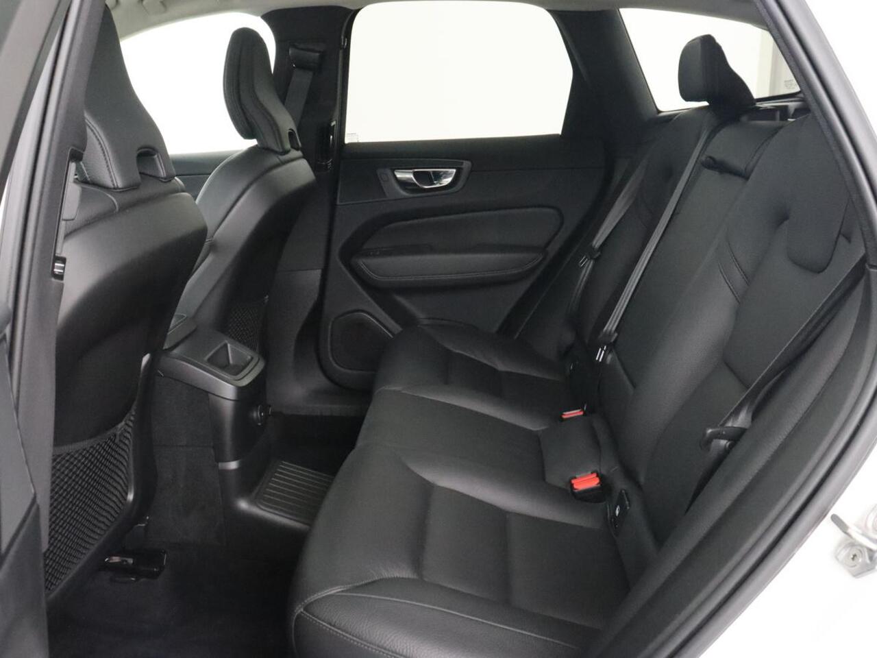 Volvo XC60 2.0 Recharge T6 AWD Inscription | Panoramadak | Trekhaak | Leder | Stoelverwarming | Camera | Carplay | Navigatie | Full LED | Parkeerhulp | Memory | PHEV | Plug In