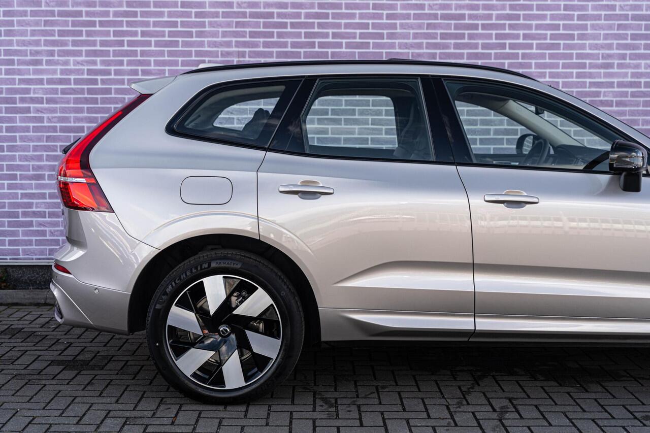 Volvo XC60 2.0 T6 Plug-in hybrid AWD Ultra Dark | Harman Kardon Audio | Trekhaak | Schuif- / Kanteldak | Stoel- / Stuurverwarming Voor + Achter | 360 Camera | Adaptive Cruise | Long Range | Google | Carplay | Dodehoekdetectie