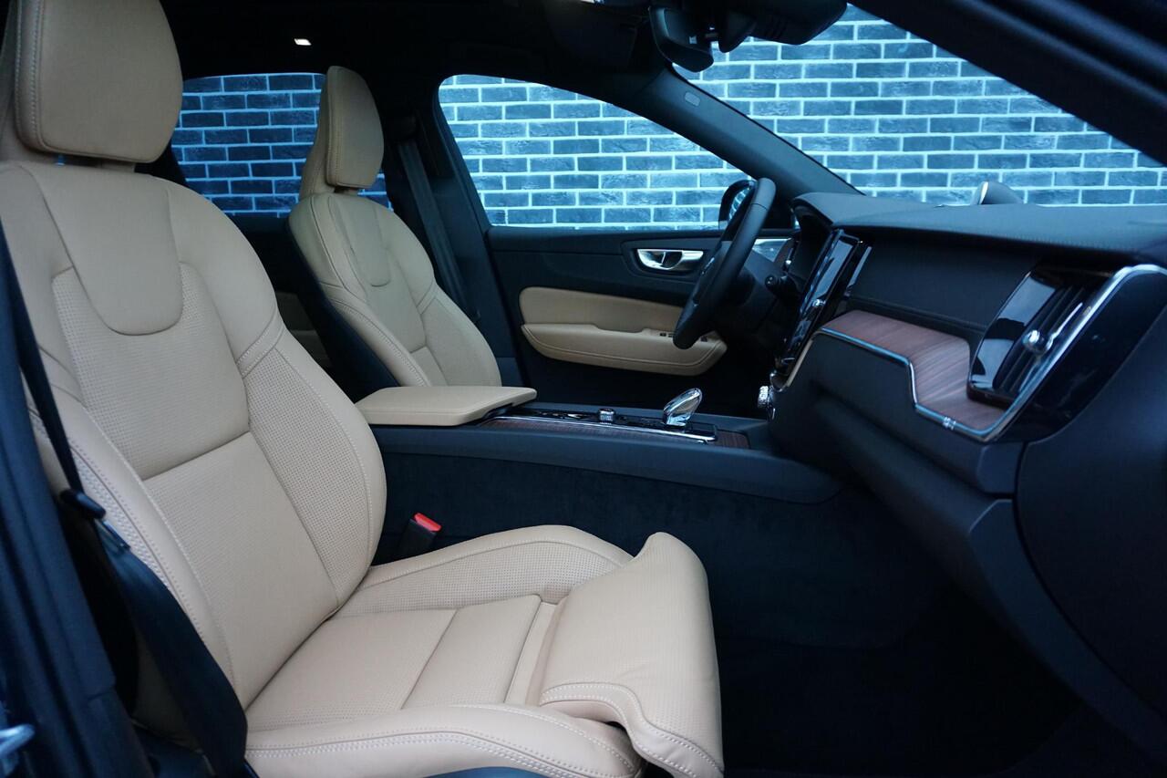 Volvo XC60 2.0 T8 Plug-in hybrid AWD Ultra Dark | Luchtvering | Bowers & Wilkins | Massage | Stoel koeling | Stoel + Stuur verwarming | Panorama Schuifdak |