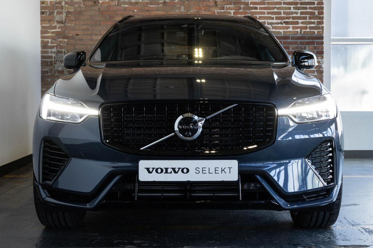 Volvo XC60 T6 Automaat Plug-in hybrid AWD Ultra Dark | Luchtvering | Bowers & Wilkins premium audio | 21'' Lichtmetalen velgen | 360° parkeercamera | Nappa lederen bekleding | Head-up display | Parkeerverwarming | BLIS | Adaptive cruise