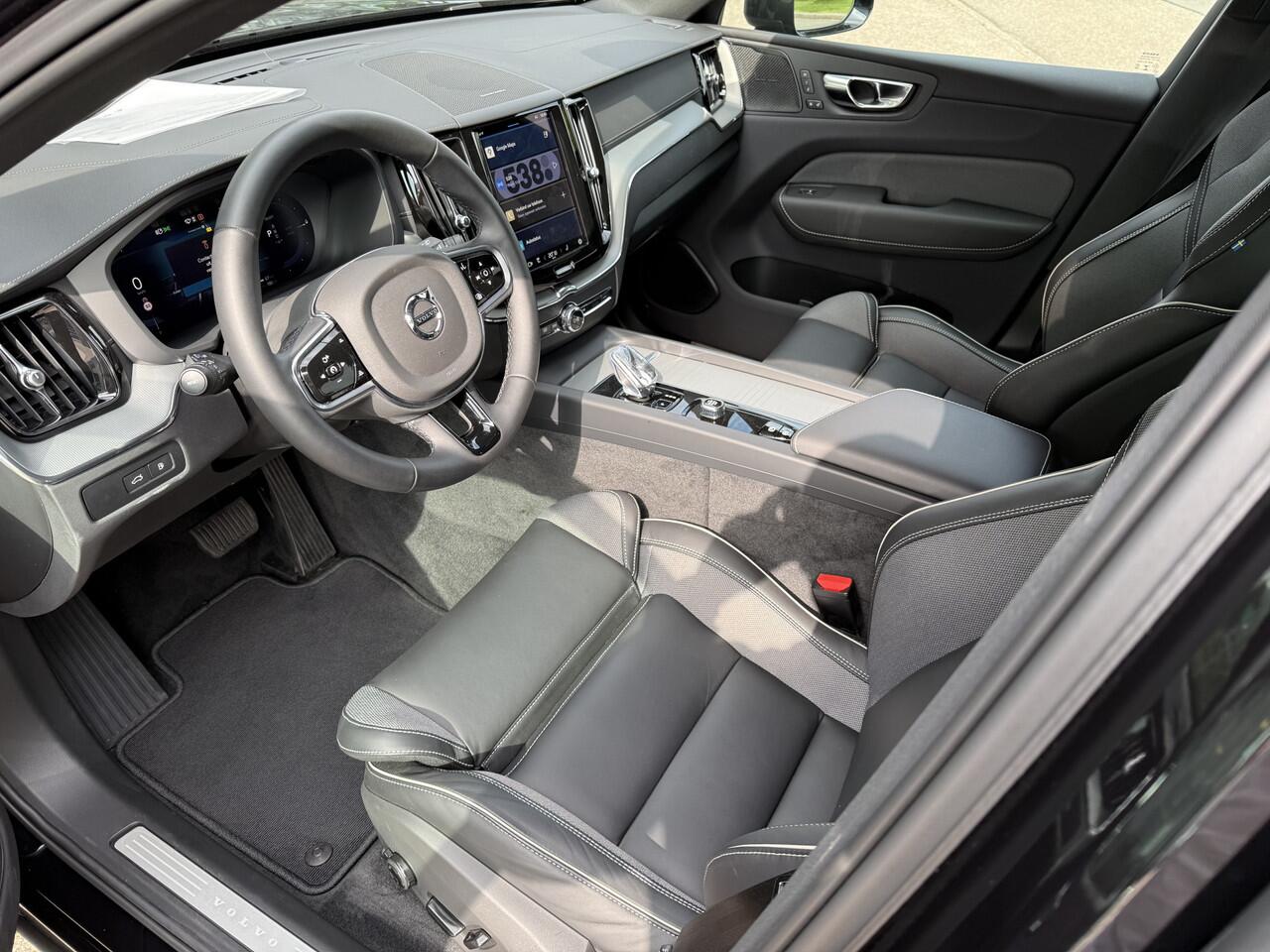 Volvo XC60 T8 (455pk) Recharge AWD Plus Black Edition ** Panodak ** HUD ** H&K ** 360 camera ** Trekhaak NP 80K **