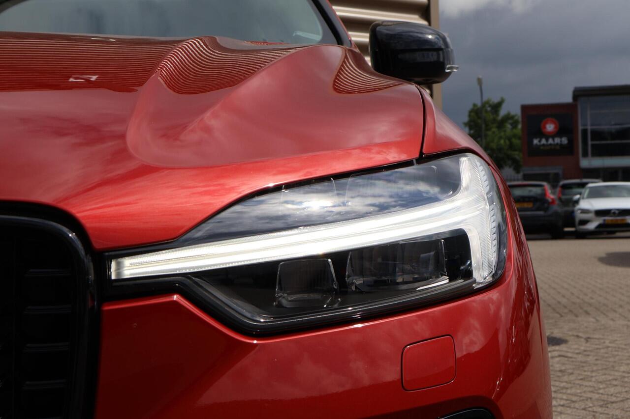 Volvo XC60 T6 Plug-in hybrid AWD Ultimate Dark | Luchtvering | Head-up display | Elektr. Trekhaak