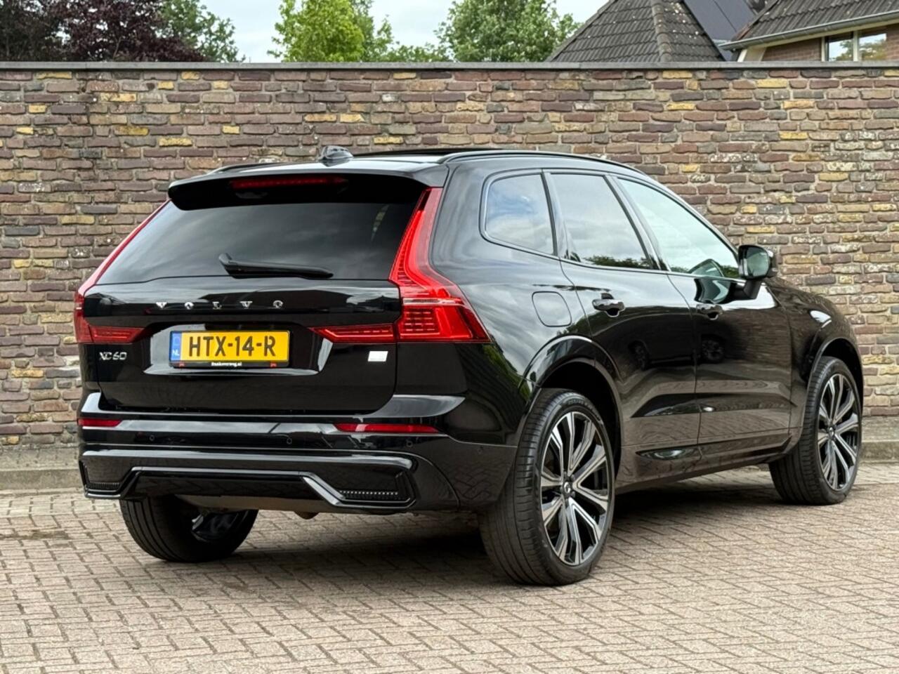 Volvo XC60 2.0 T6 R DESIGN RECHARGE Long Range Panodak ACC 21 Inch