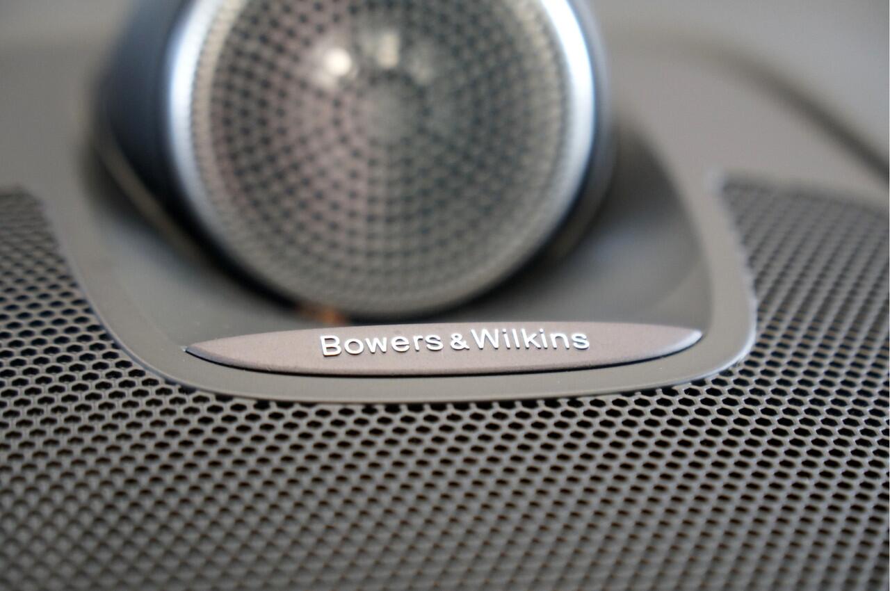 Volvo XC60 2.0 T8 AWD 342kW/465pk Aut8 Polestar Engineered BOWERS&WILKINS + ÖHLINS ONDERSTEL + PANORAMADAK + PILOT ASSIST + FULL LED KOPLAMPEN + 360 CAMERA + STANDKACHEL + ON-CALL + ADAPT.CRUISE + STOEL-&STUURVERWARMING + 22" LM-VELGEN!!