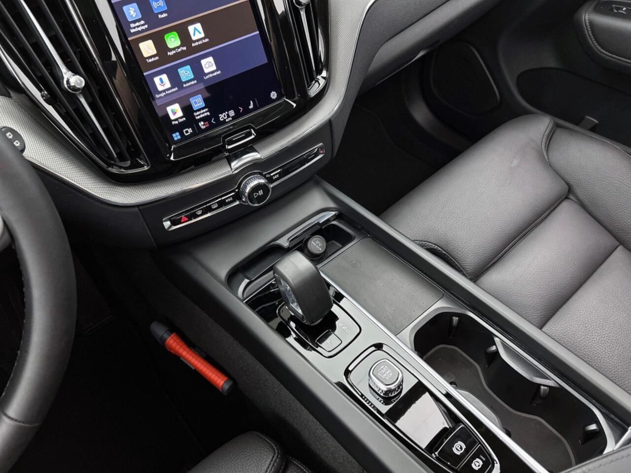 Volvo XC60 T6 AWD Ultra Dark Plug-In Hybrid