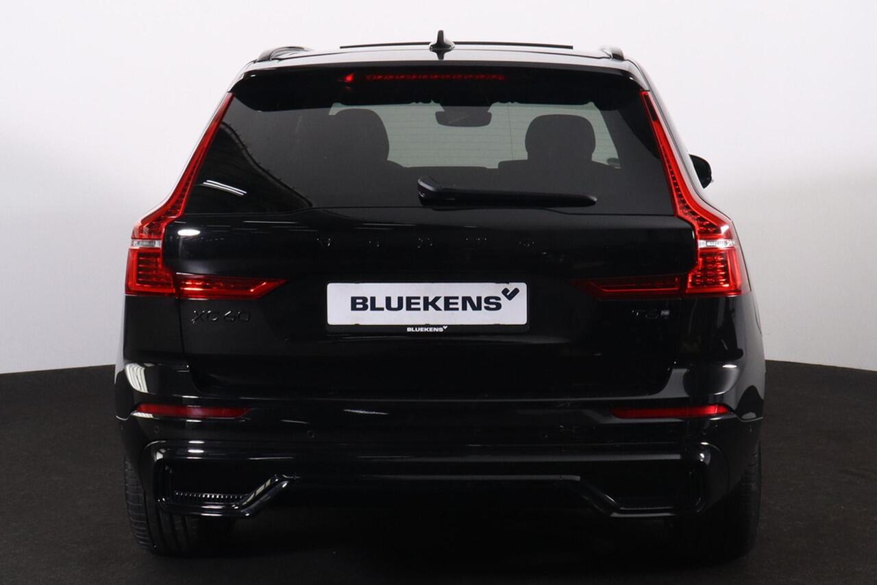Volvo XC60 T6 Recharge AWD Plus Black Edition - Luchtvering - Panorama/schuifdak - IntelliSafe Assist & Surround - 360º Camera - Harman/Kardon audio - Adaptieve LED koplampen - Verwarmde voorstoelen, stuur & achterbank - Parkeersensoren voor & achter - Elektr. bedie