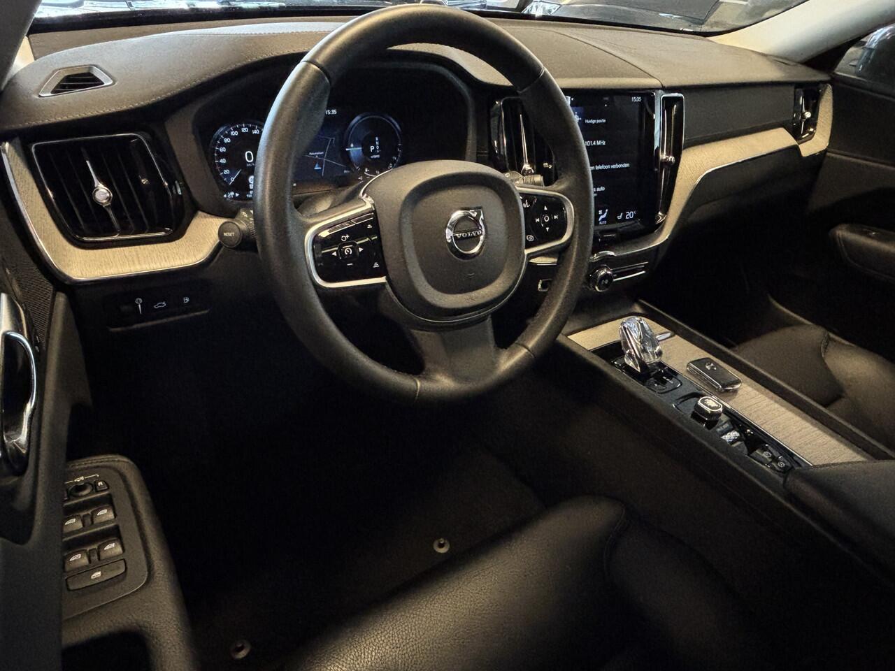 Volvo XC60 T8 AWD / Panodak / Leer / BLIS / full LED / Apple Carplay / Camera / Adapt Cruise / Pilot ass - Elek Trekhaak -