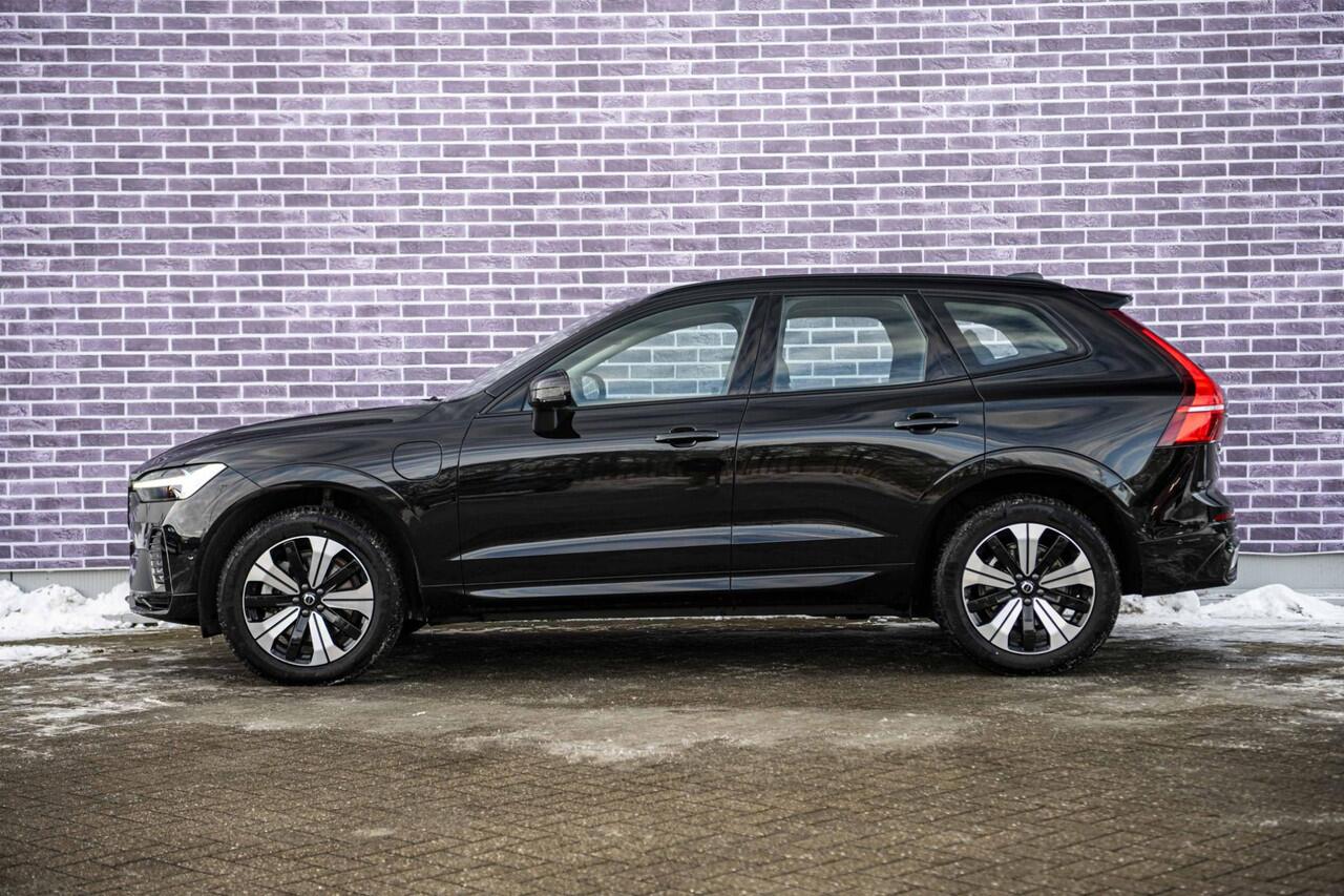 Volvo XC60 2.0 T6 Plug-in hybrid AWD Plus Dark | Adaptieve cruise control | Trekhaak | Stoel- en stuurverwarming | BLIS | Panorama dak |Schuif/kanteldak | Elektrisch verstelbare voorstoelen met geheugen |