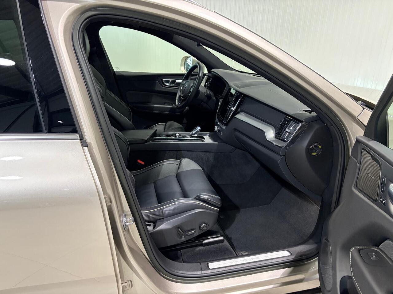 Volvo XC60 T6 Aut. LongRange Ultimate Bright ACC Leder Parkeercamera 350pk