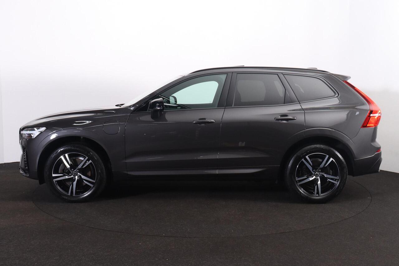 Volvo XC60 T6 Recharge AWD R-Design - Panorama/schuifdak - IntelliSafe Assist - Harman/Kardon audio - Adaptieve LED koplampen - Parkeercamera achter - Verwarmde voorstoelen, stuur & achterbank - Parkeersensoren voor & achter - Nappa Leder - Elektr. bedienb. voorstoe