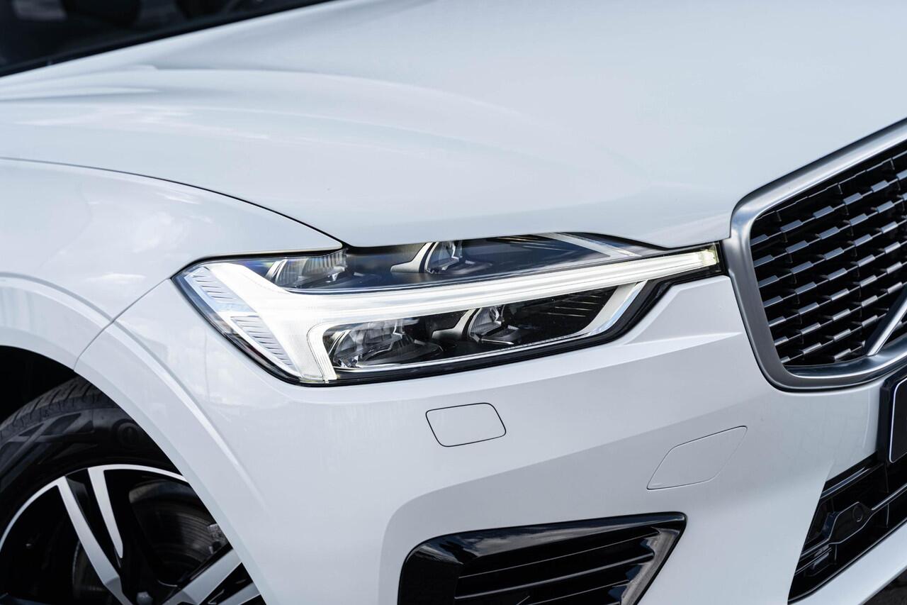 Volvo XC60 T8 Twin Engine AWD R-Design | Navi | Schuif-/Kanteldak | Stoelverwarming | Adaptieve Cruise | Harman Kardon Audio | Getint Glas | DAB | BLIS | Park Assist | Camera | Voorruit Verwarming | Keyless | LED