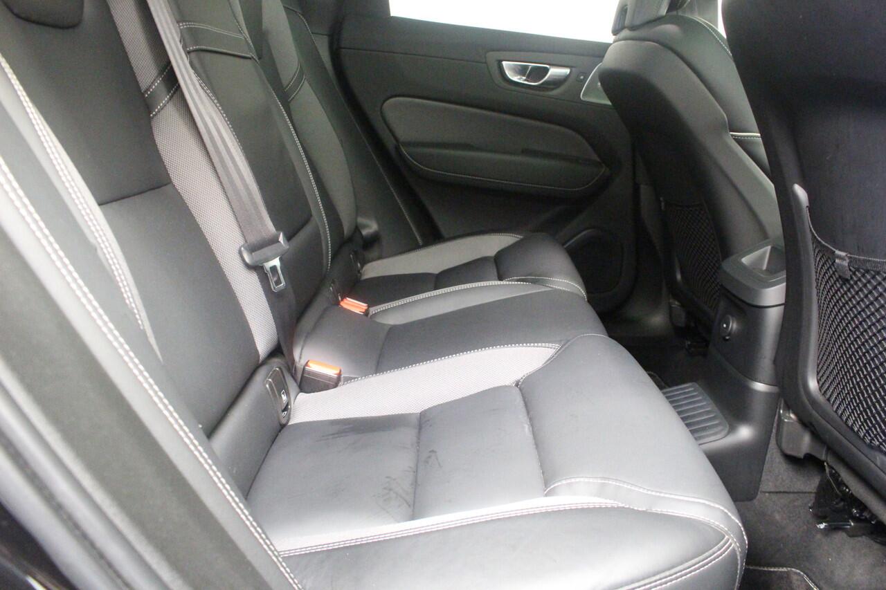 Volvo XC60 Recharge T6 AWD R-Design | Rijklaarprijs | Luchtvering | Bowers & Wilkins | Trekhaak |