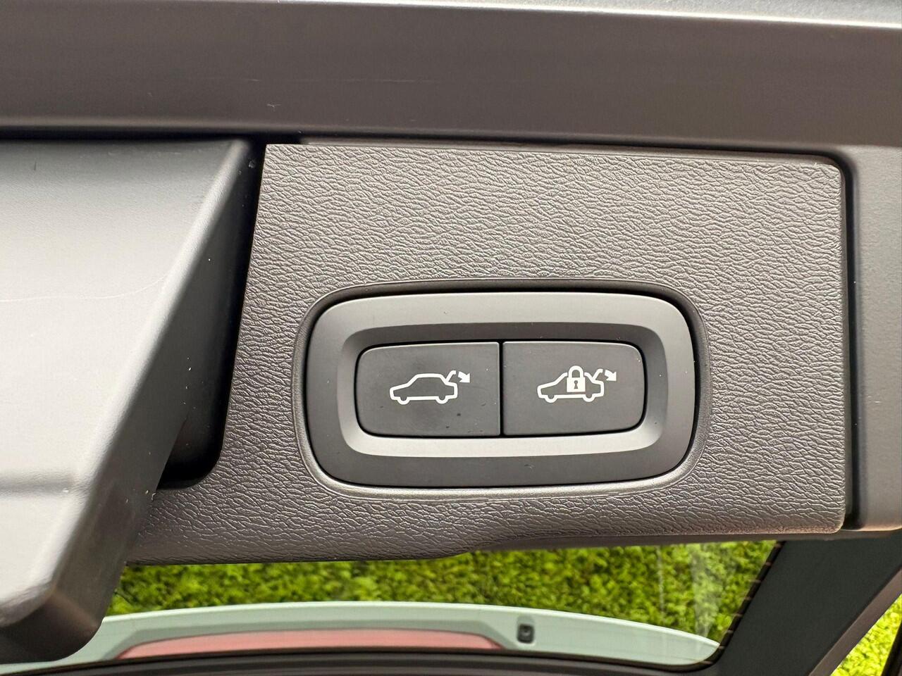 Volvo XC60 T6 Plug-in hybrid AWD Plus Dark