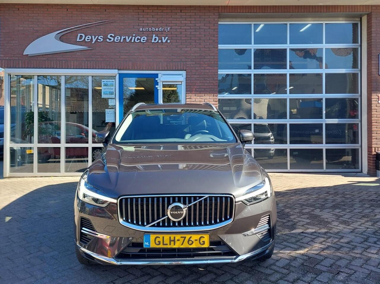 Volvo XC60 2.0 T6 Plug-in Hybrid AWD Core Bright | Adaptive Cruise | Clima | Apple/Android | Stoel+stuurverw. | Glazen schuifdak | Etc.