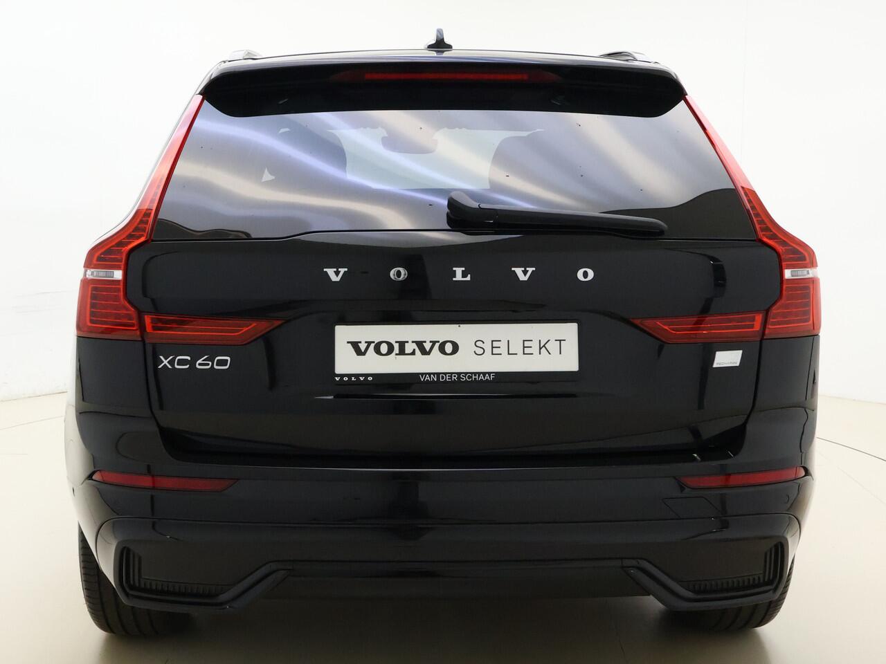 Volvo XC60 T8 455pk Plug-in hybrid AWD Ultra Dark / Panorama dak / Camera rondom / H&K audio / Stoelen met geheugen / Stoel/- en stuurverwarming /