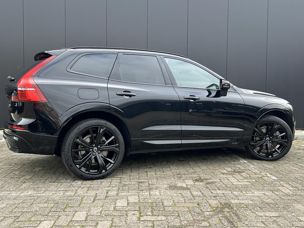 Volvo XC60 2.0 T8 Plug-in hybrid AWD Plus Black Edition Panorama dak / Adaptive cruise control / Elektr. stoelverstelling / 360 camera / stoel- en stuurverwarming