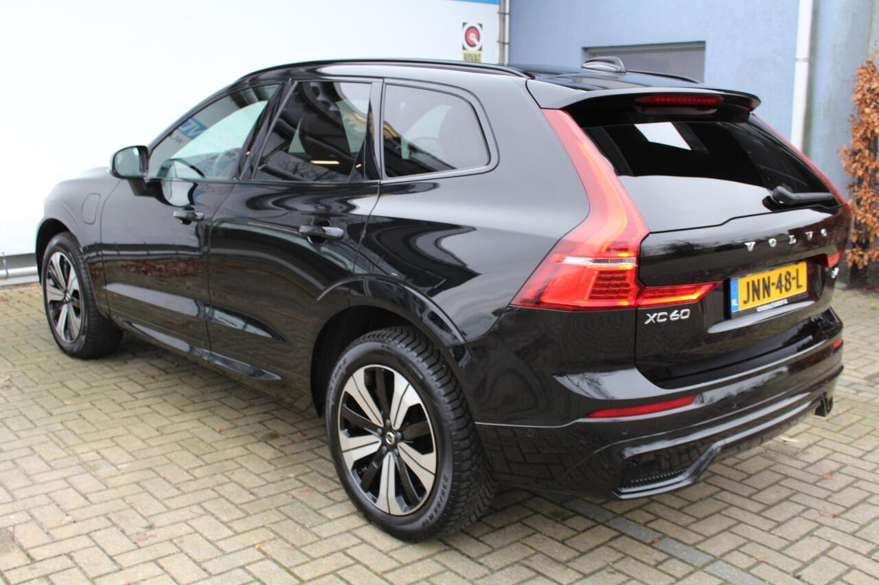 Volvo XC60 2.0 T6 Plug-in hybrid AWD Ultra Dark | Panorama dak | Elektrisch wegklapbare trekhaak | Stoel/stuur verwarming | Harman/Kardon Audiosysteem | Stoelventilatie | 360* Camera | Elektrisch verstelbare stoelen met memory | Achterbank Adaptive cruise | Climate 